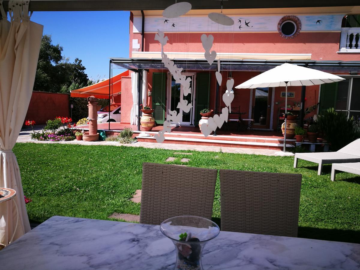 Giusy Bed And Breakfast มารีนาดีคาร์รารา ภายนอก รูปภาพ